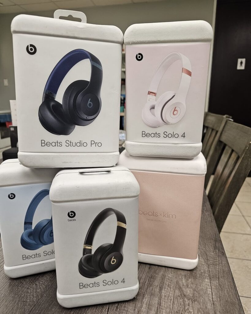 Headphone Pallets