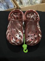Crocs 300 pairs per pallet - Image 13