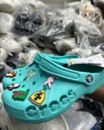 Crocs 300 pairs per pallet - Image 24