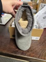 UGG MIXED SHOES & SLIPPERS PALLETS (200 pairs)