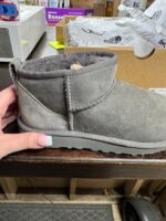 UGG MIXED SHOES & SLIPPERS PALLETS (200 pairs) - Image 3