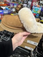 UGG MIXED SHOES & SLIPPERS PALLETS (200 pairs) - Image 6