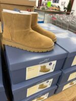 UGG MIXED SHOES & SLIPPERS PALLETS (200 pairs) - Image 12