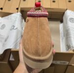 UGG MIXED SHOES & SLIPPERS PALLETS (200 pairs) - Image 27