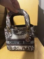 Branded Ladies Hand bags 200 pieces per pallet - Image 10