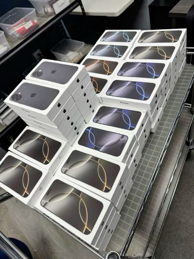 Mixed iPhones 24 pieces per Pallet