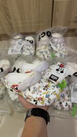 Crocs 300 pairs per pallet - Image 26
