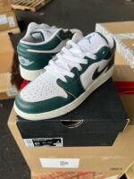 Mix sneakers shoes pallet: 200 pairs per pallet - Image 49