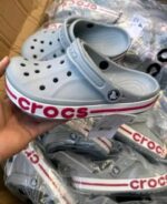 Crocs 300 pairs per pallet - Image 27