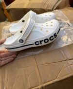 Crocs 300 pairs per pallet - Image 29