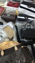 Wholesale Designer Handbags Pallet: A Smart Opportunity - Image 5