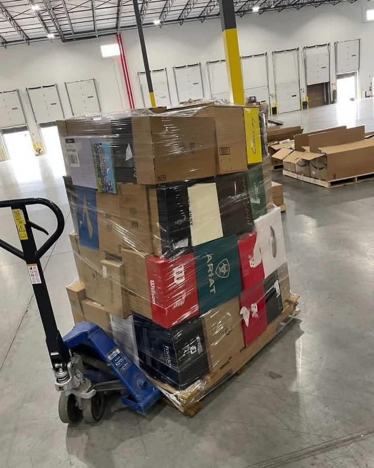 782385550_122123571117359876_5701006046717013405_n Shoe Pallets Available: Mixed Brands, Styles & Sizes for Resellers