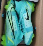 Wholesale Soccer Cleats Pallet: Affordable Inventory for Resellers - Image 6