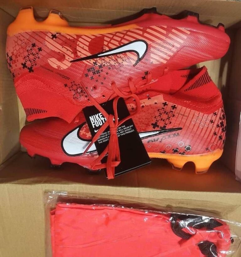 Wholesale Soccer Cleats Pallet: Affordable Inventory for Resellers