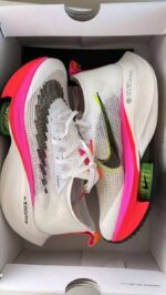 Nike Sneakers Pallets: Wholesale Liquidation Opportunities - Image 9