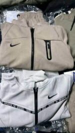 Wholesale Tracksuit Pallets: Bulk Branded Apparel for Resellers