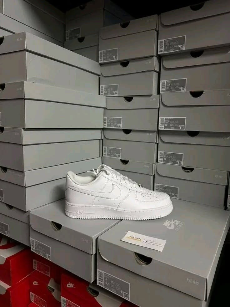 799201746_122155508139129851_7393269861347259741_n (1) Nike Air Force 1 Low White Pallets: Wholesale Footwear