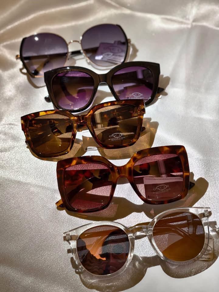 Oscar De La Renta Sunglasses: Authentic Wholesale Pallets
