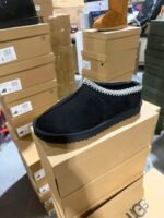 Mixed UGG Shoes Pallet Liquidation: 100 Pairs of Brand-New Shoes
