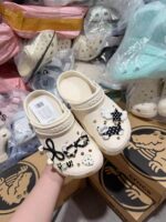 Wholesale Crocs Pallets: Affordable Footwear Stock for Resellers