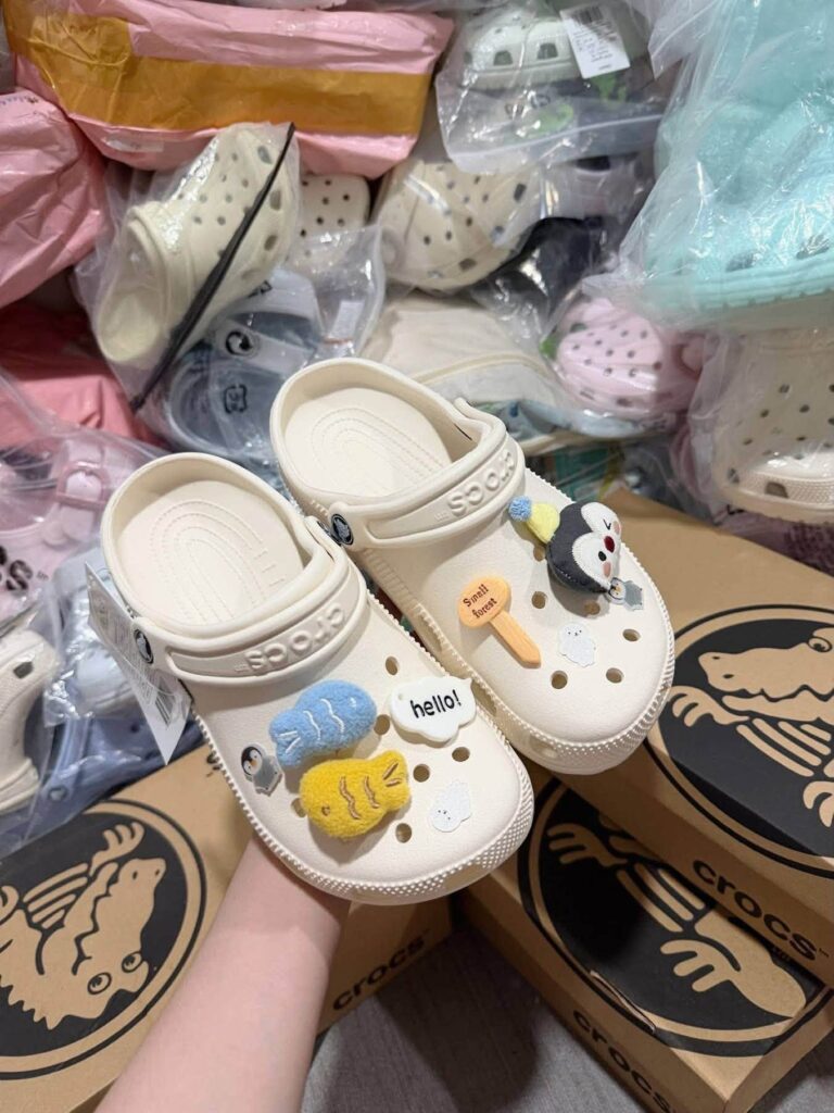 Wholesale Crocs Pallets: Affordable Footwear Stock for Resellers